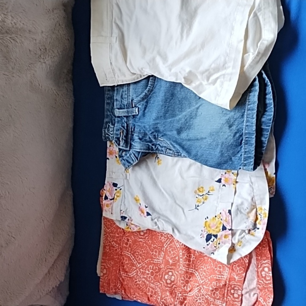 Old Navy size 8 shorts